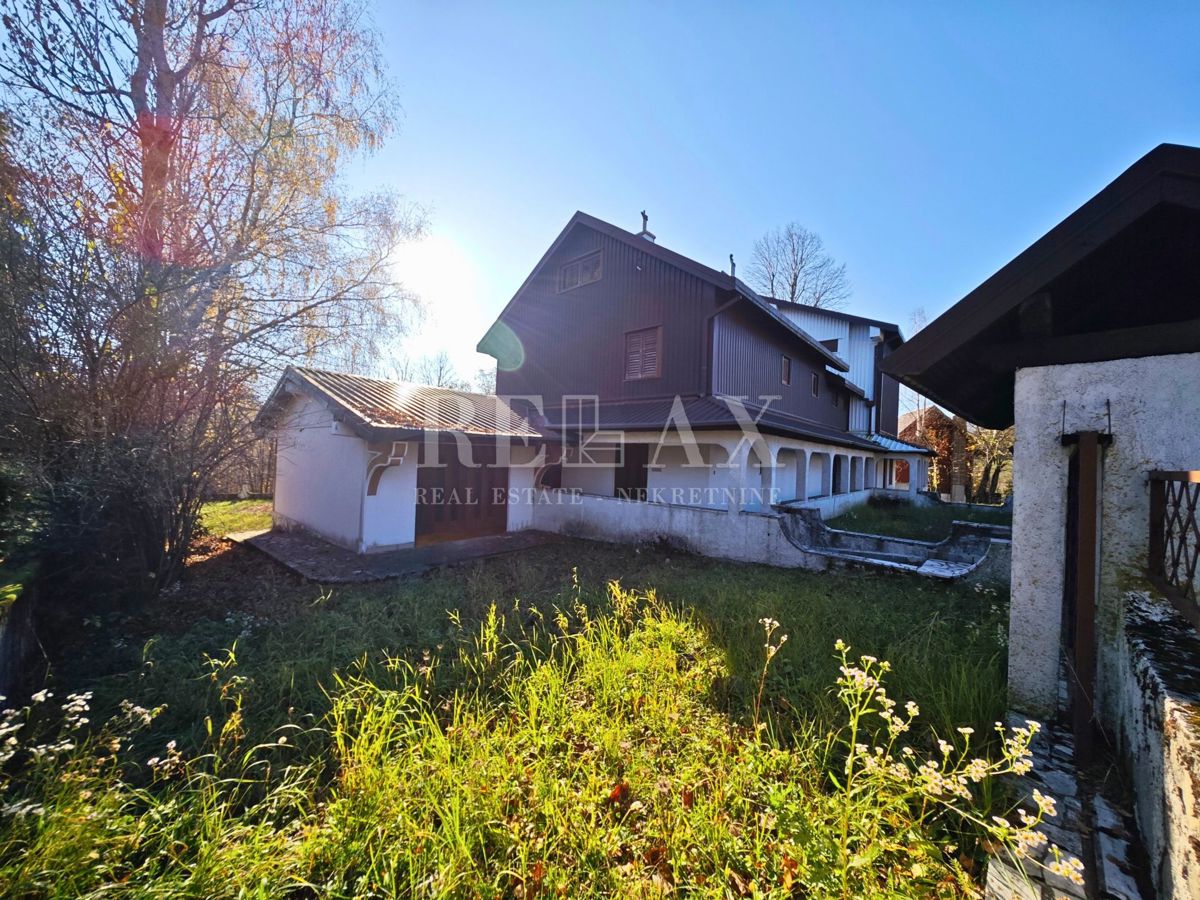 Fužine - samostojna hiša z velikim vrtom