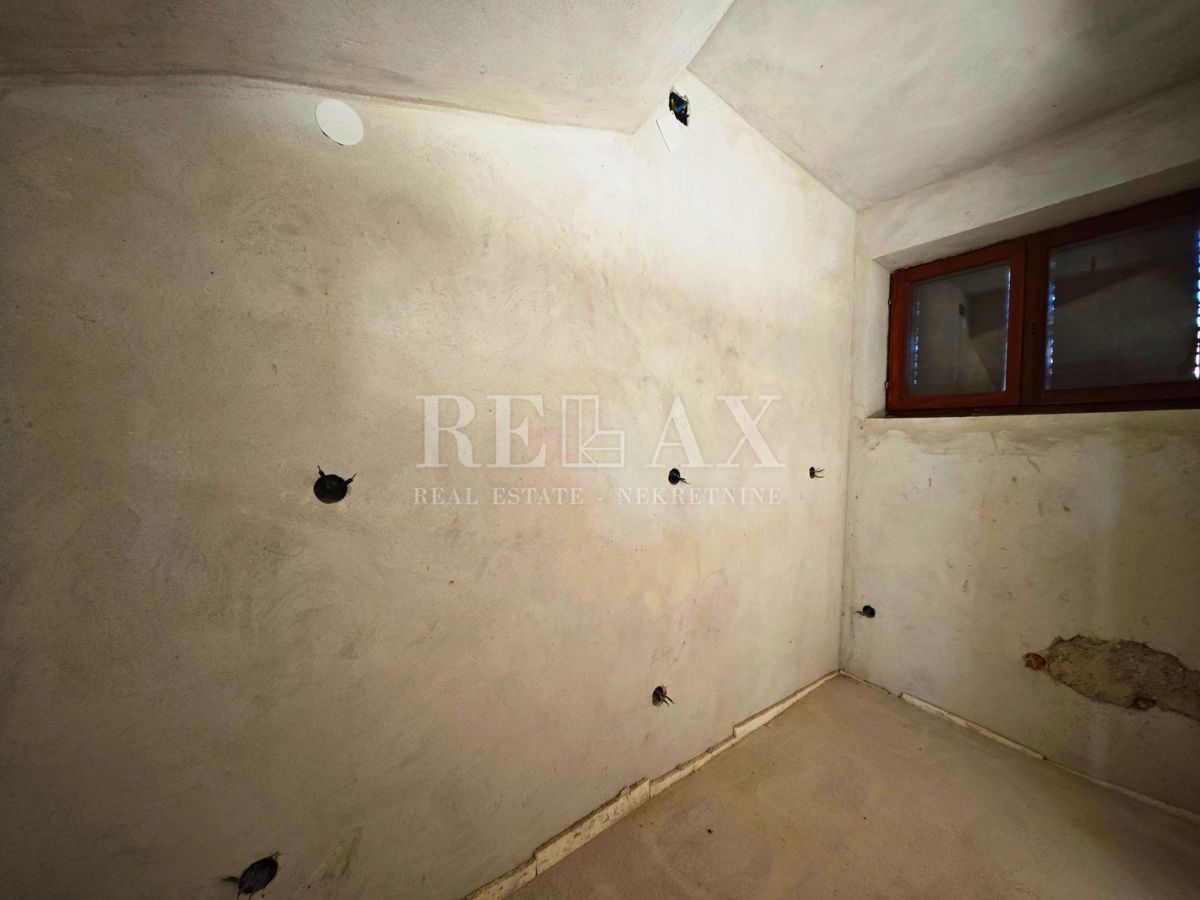 Fužine - samostojna hiša z velikim vrtom