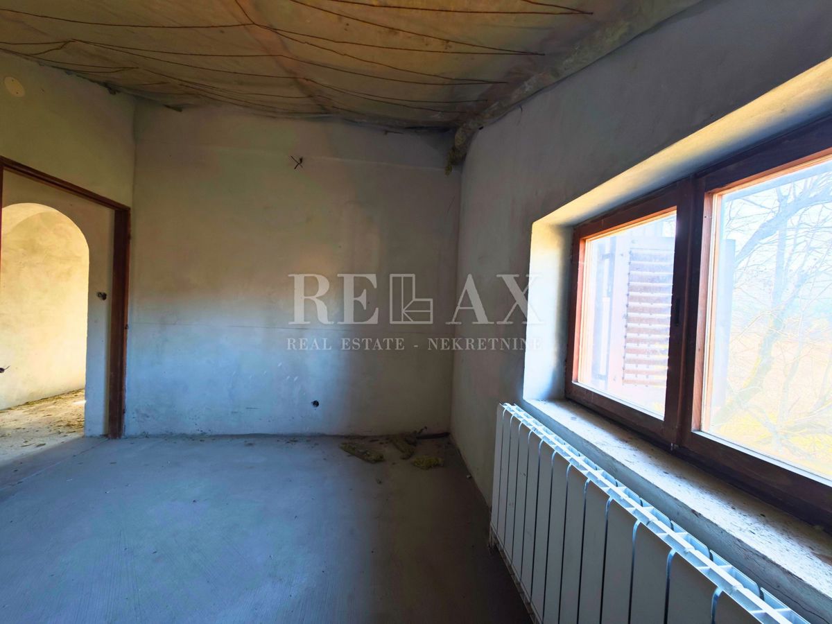 Fužine - samostojna hiša z velikim vrtom