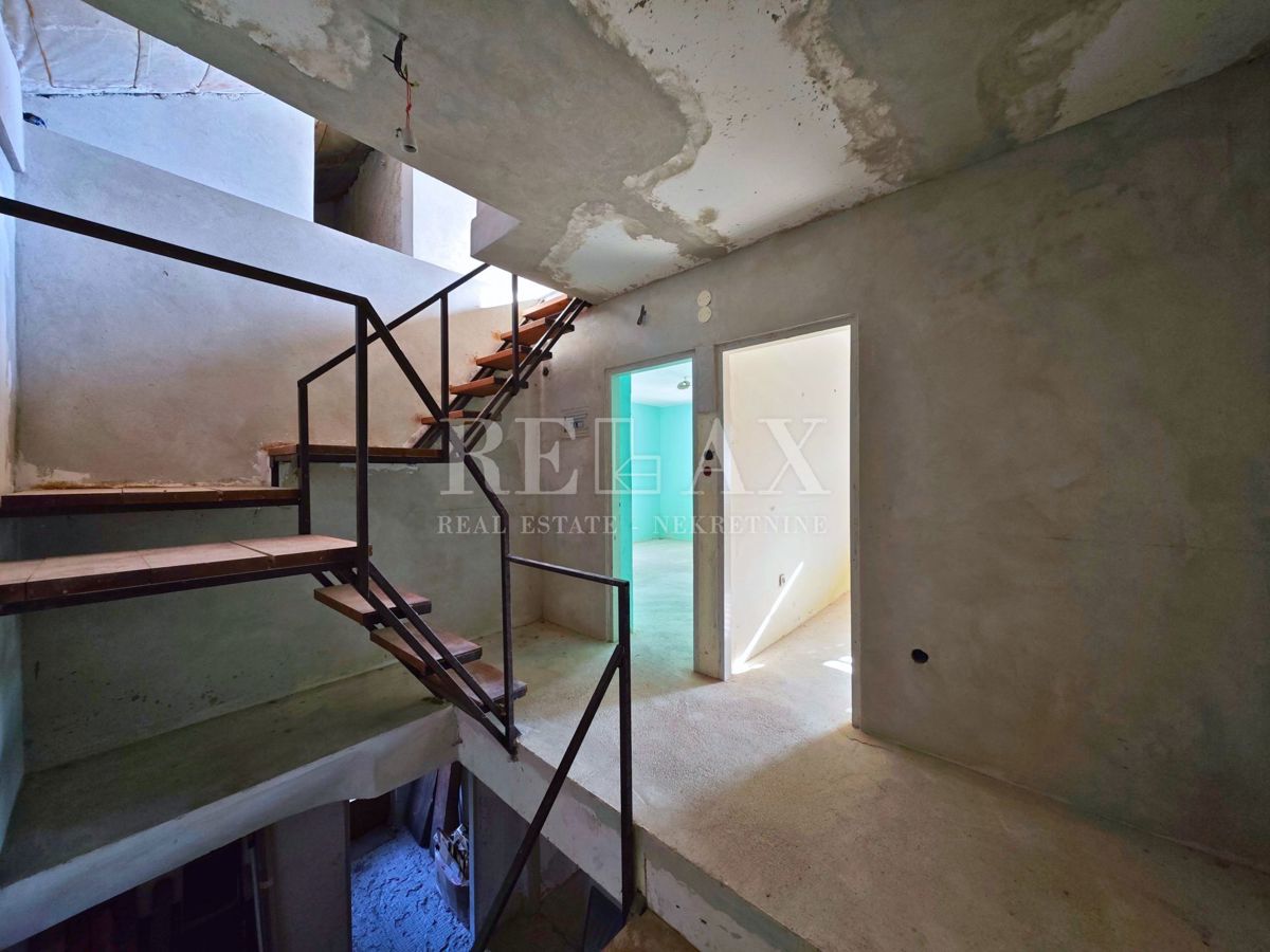 Fužine - samostojna hiša z velikim vrtom