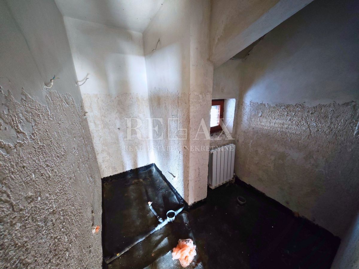 Fužine - samostojna hiša z velikim vrtom