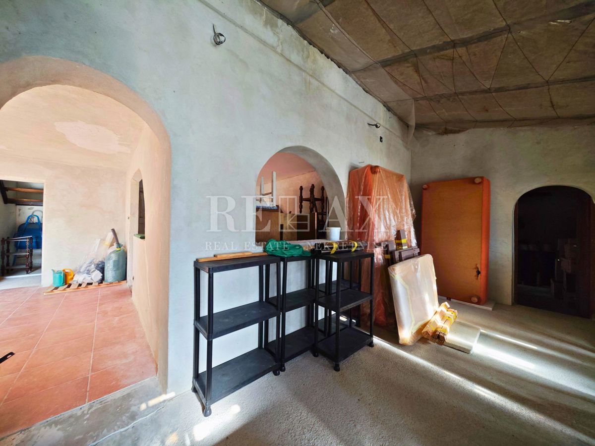 Fužine - samostojna hiša z velikim vrtom