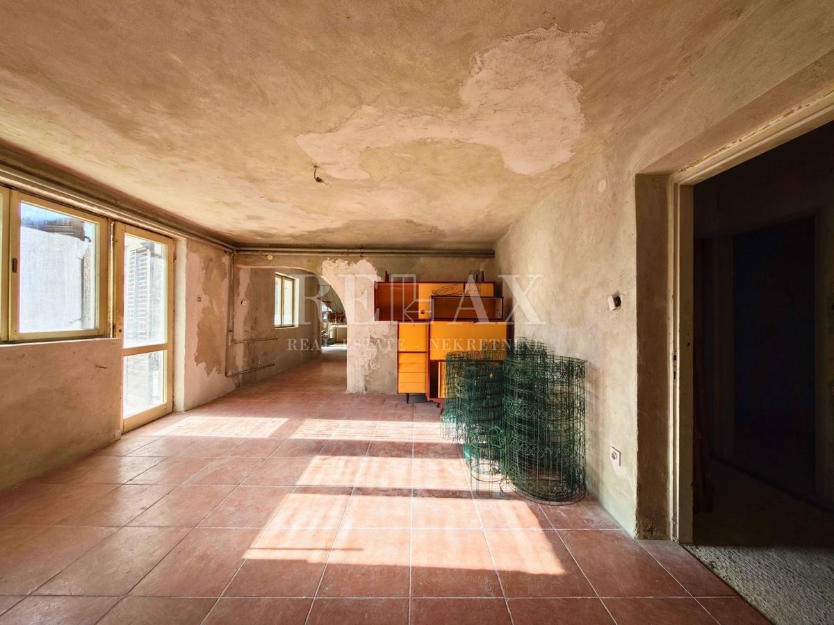 Fužine - samostojna hiša z velikim vrtom