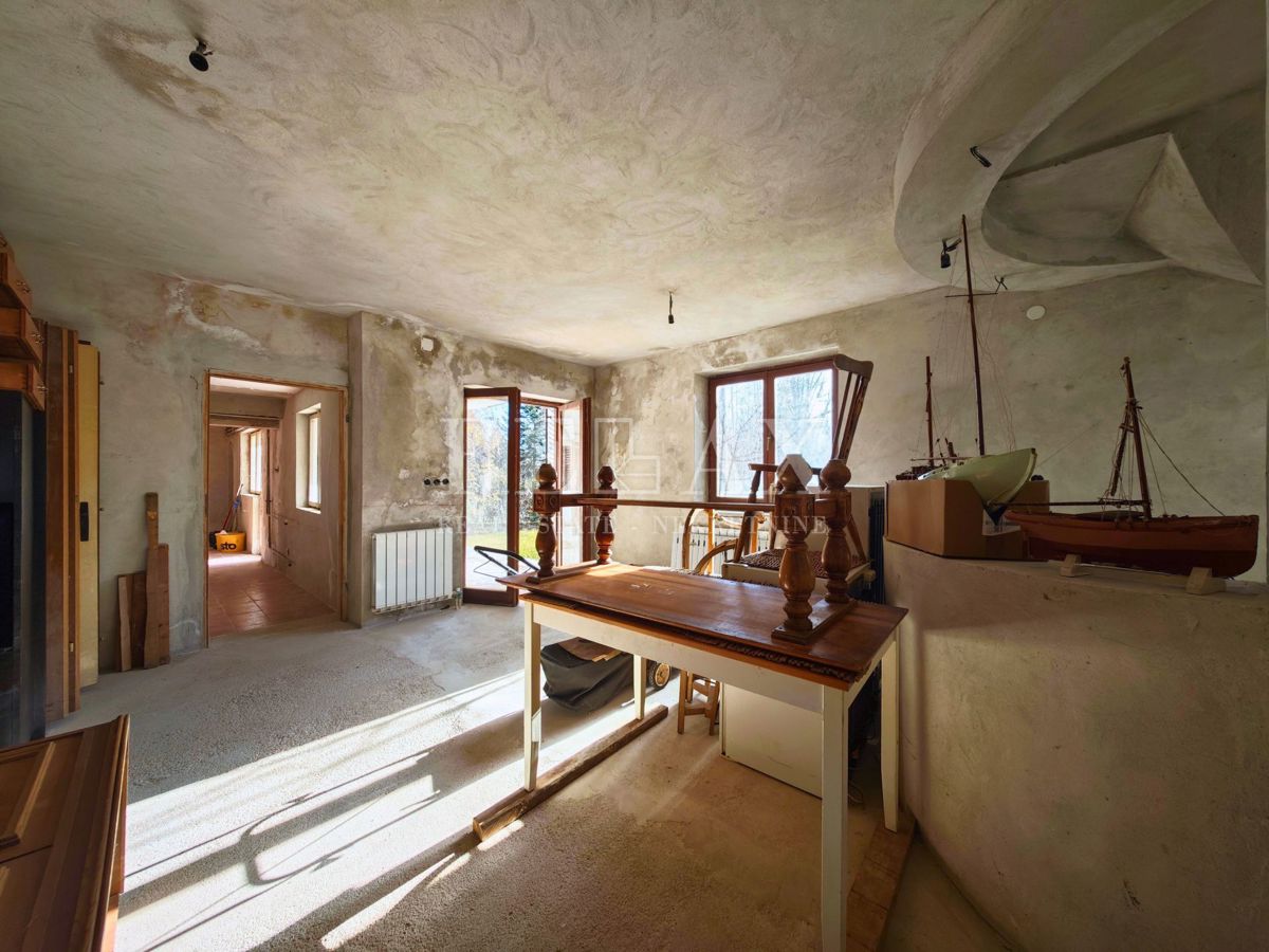 Fužine - samostojna hiša z velikim vrtom