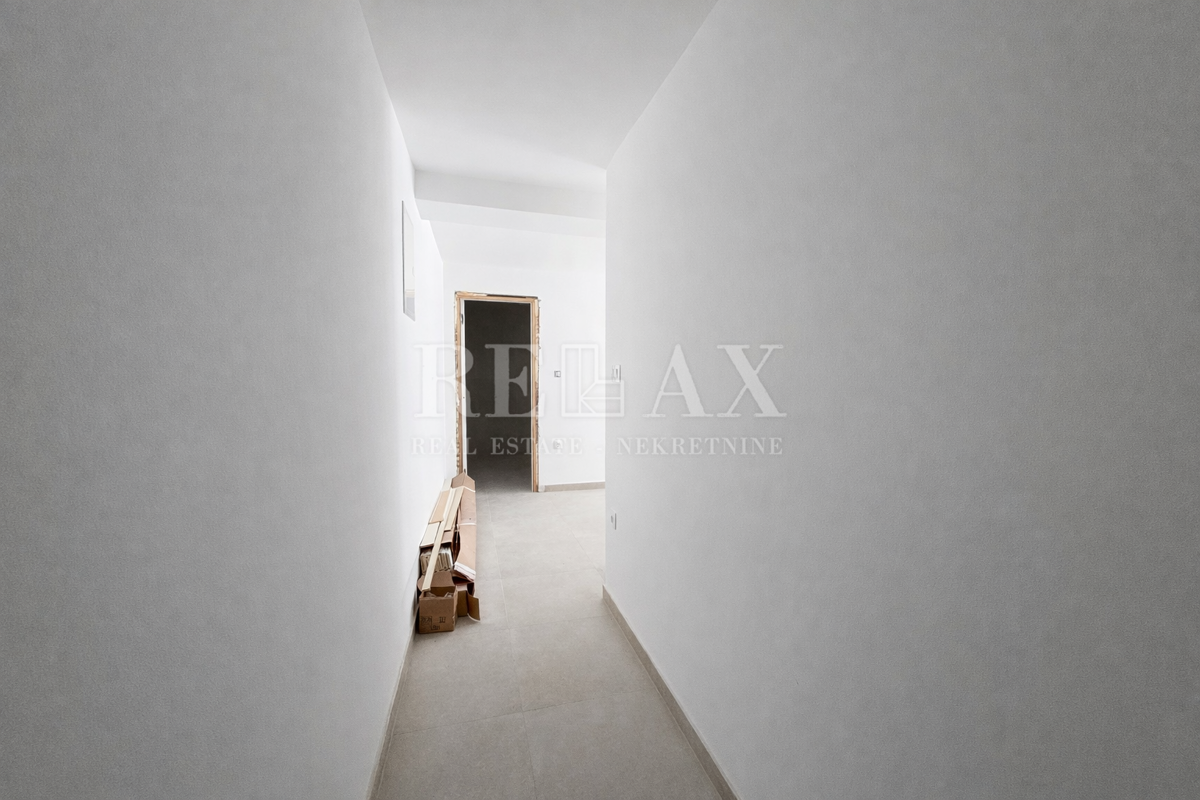 Crikvenica - stanovanje v pritličju s parkirnim mestom, 44,13 m2