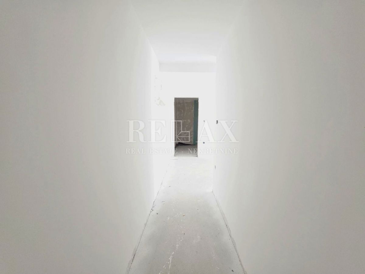 Crikvenica - stanovanje v pritličju s parkirnim mestom, 44,13 m2