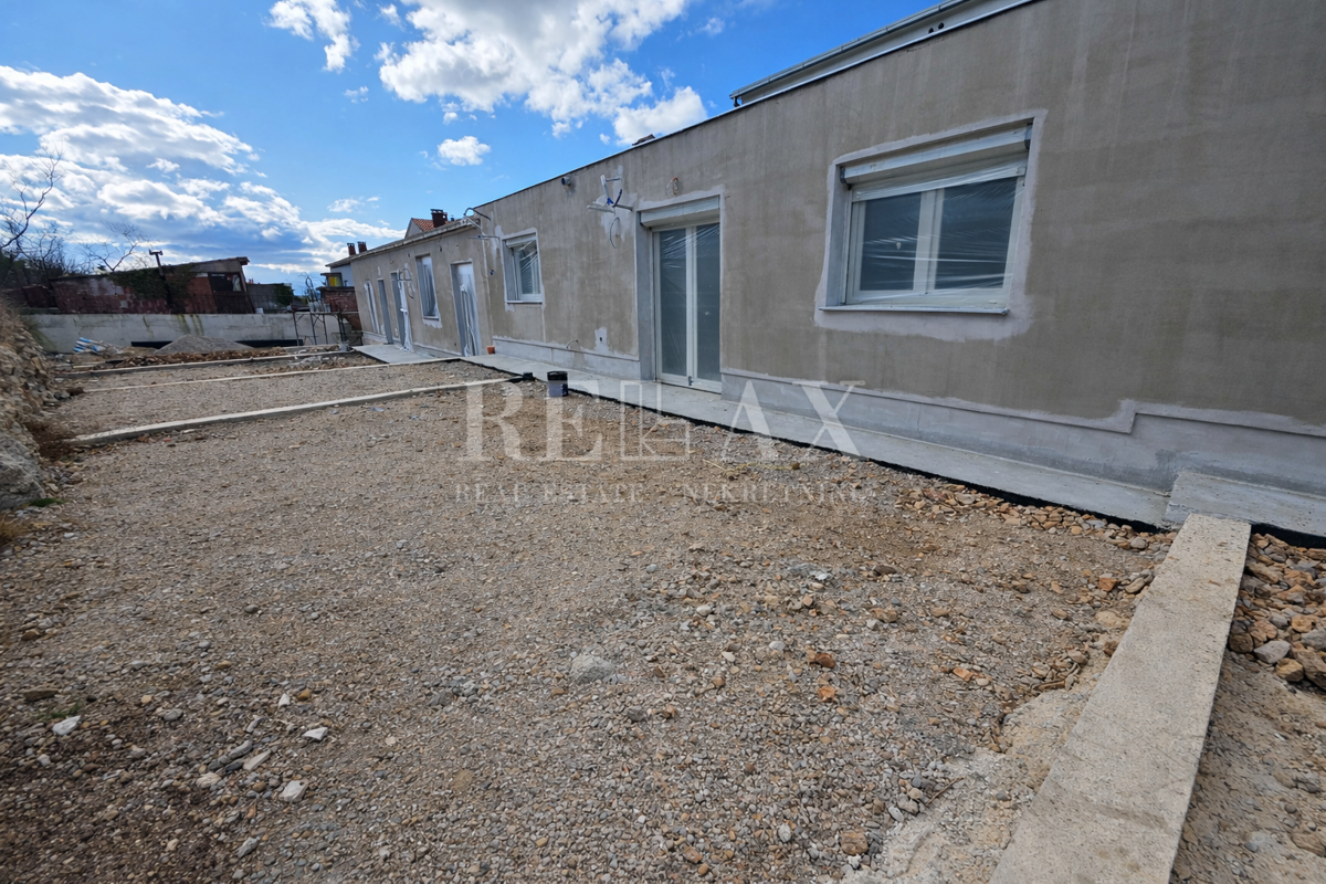 Crikvenica - stanovanje v pritličju s parkirnim mestom, 44,13 m2