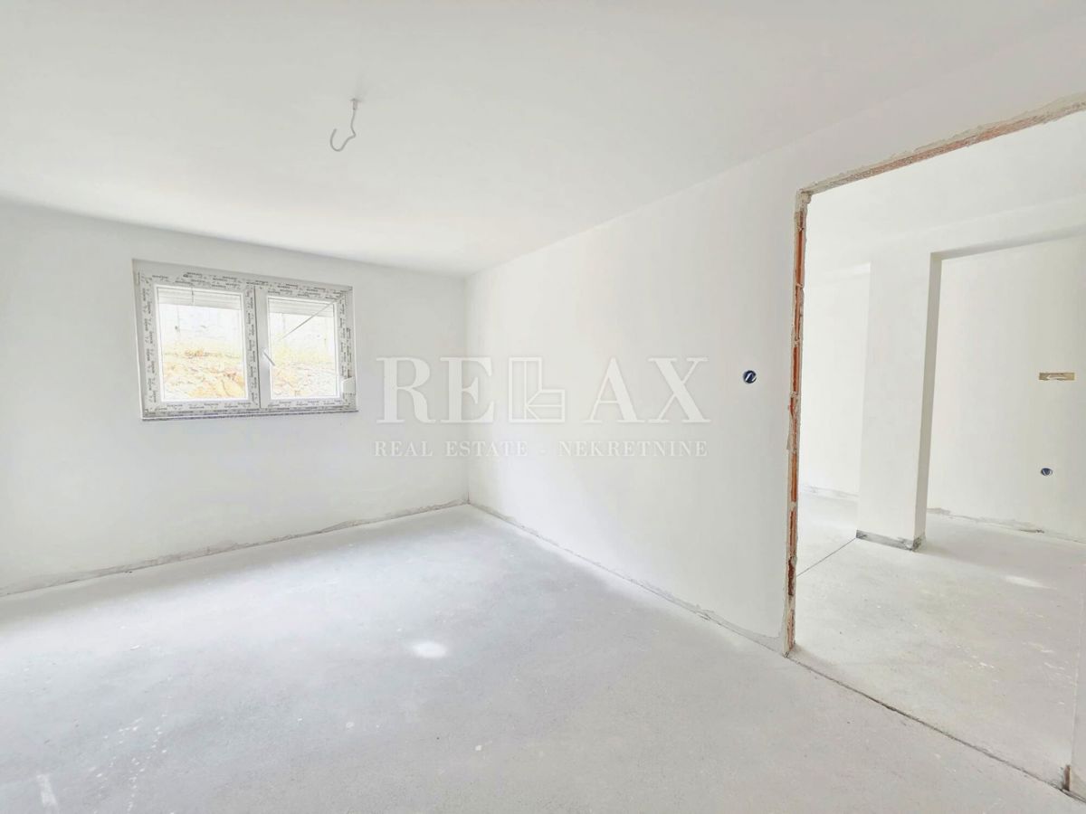 Crikvenica - stanovanje v pritličju s parkirnim mestom, 44,13 m2