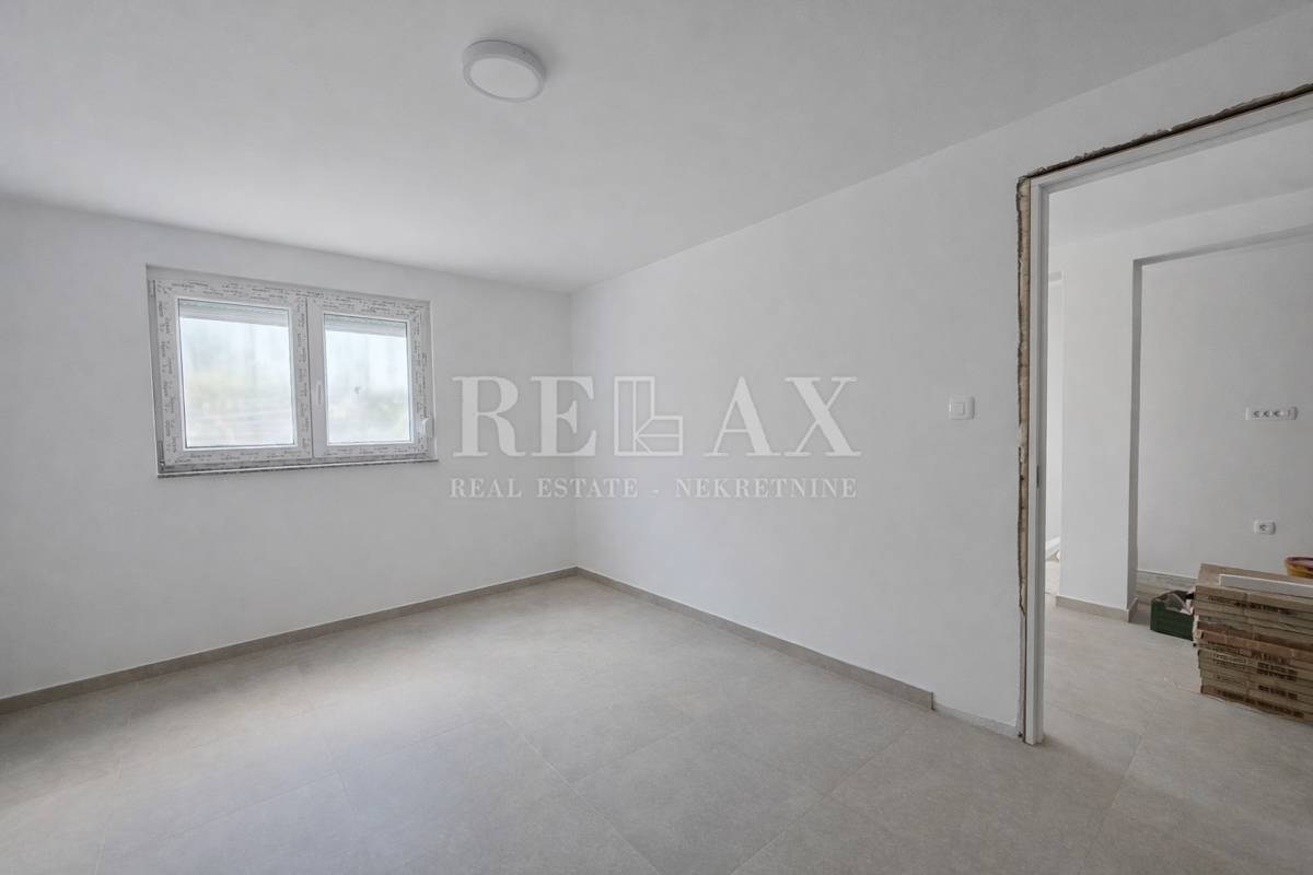 Crikvenica - stanovanje v pritličju s parkirnim mestom, 44,13 m2