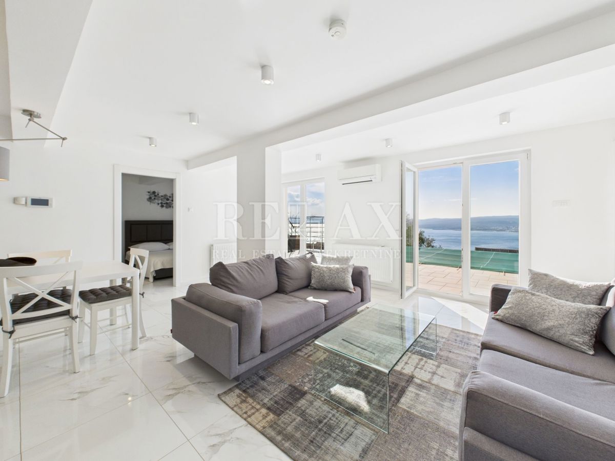 Crikvenica - luksuzna hiša z bazenom