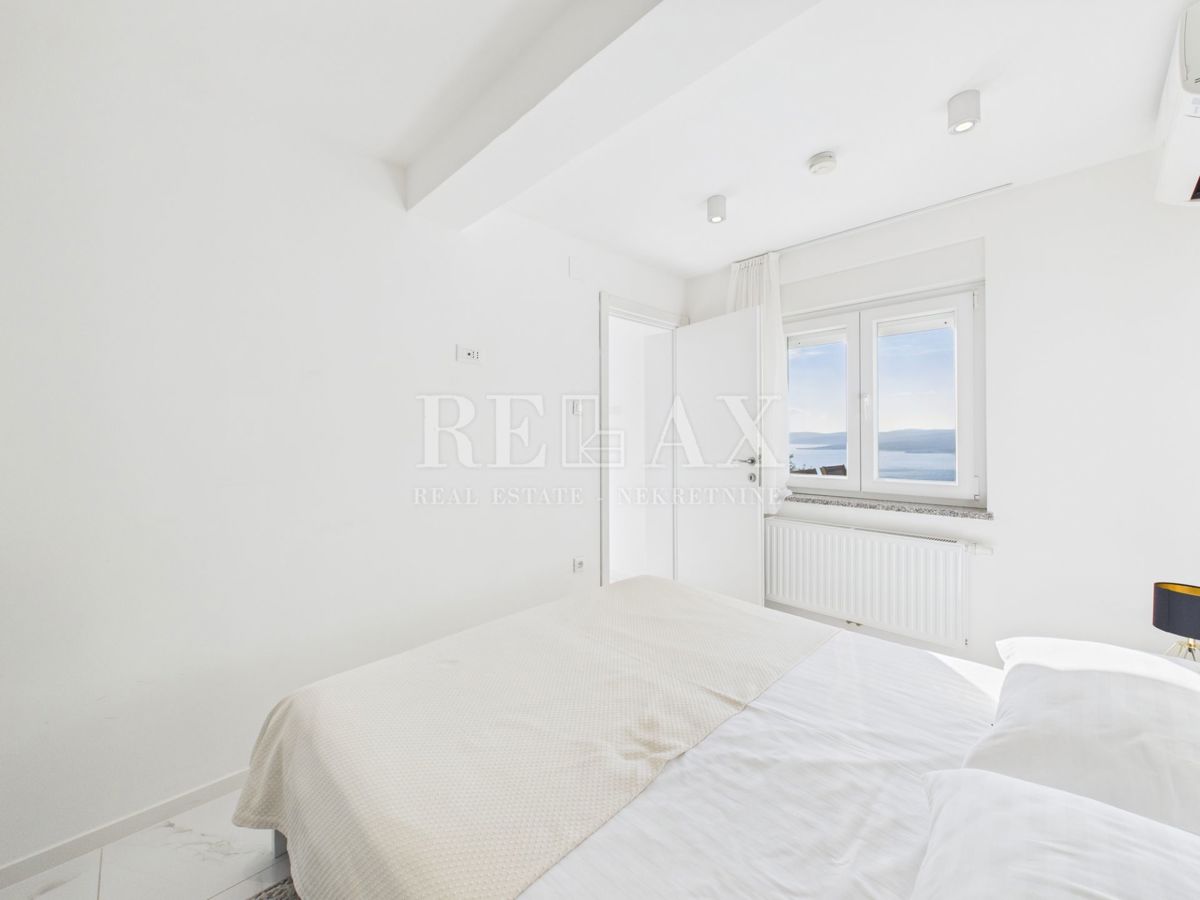 Crikvenica - luksuzna hiša z bazenom