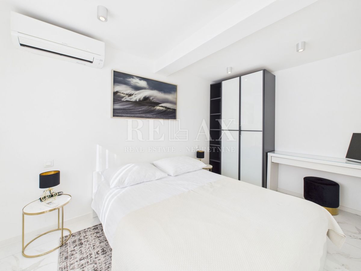 Crikvenica - luksuzna hiša z bazenom