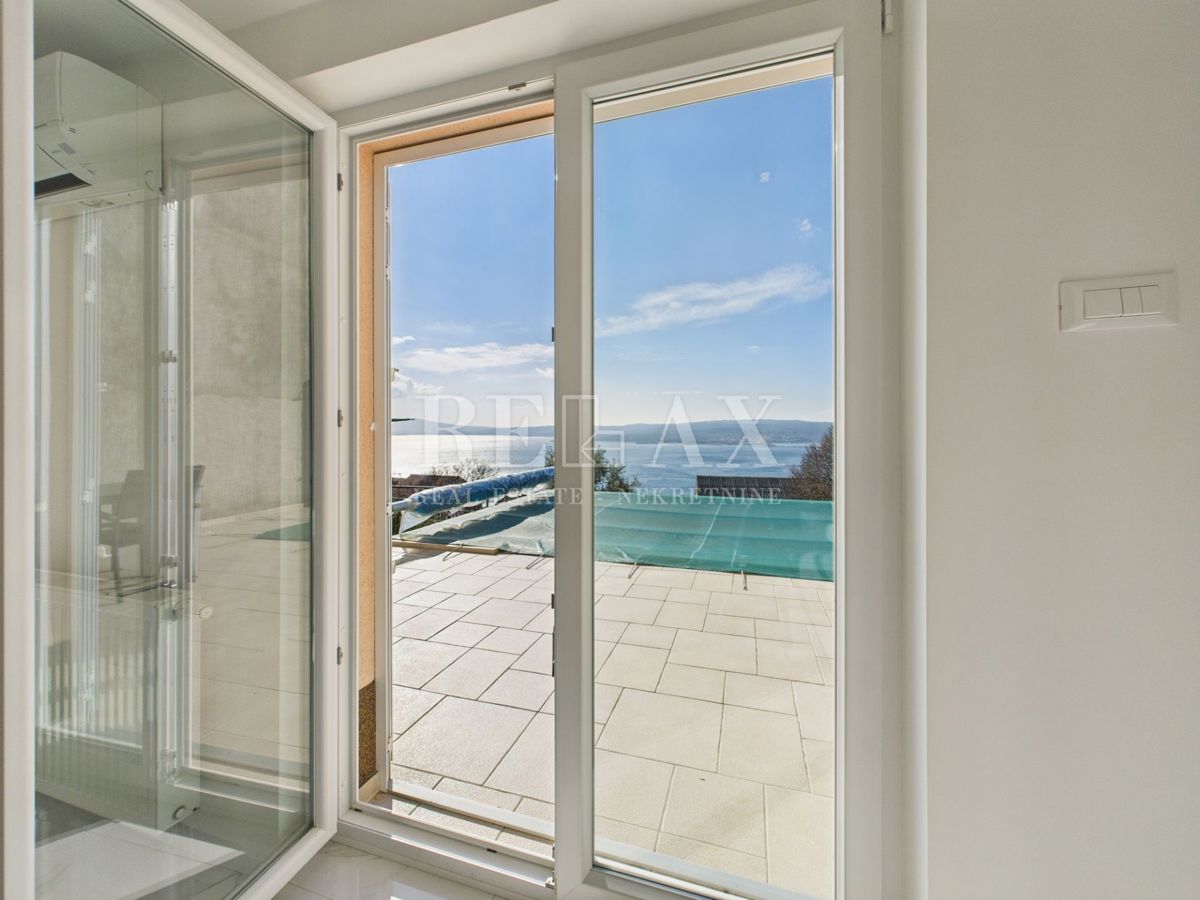 Crikvenica - luksuzna hiša z bazenom