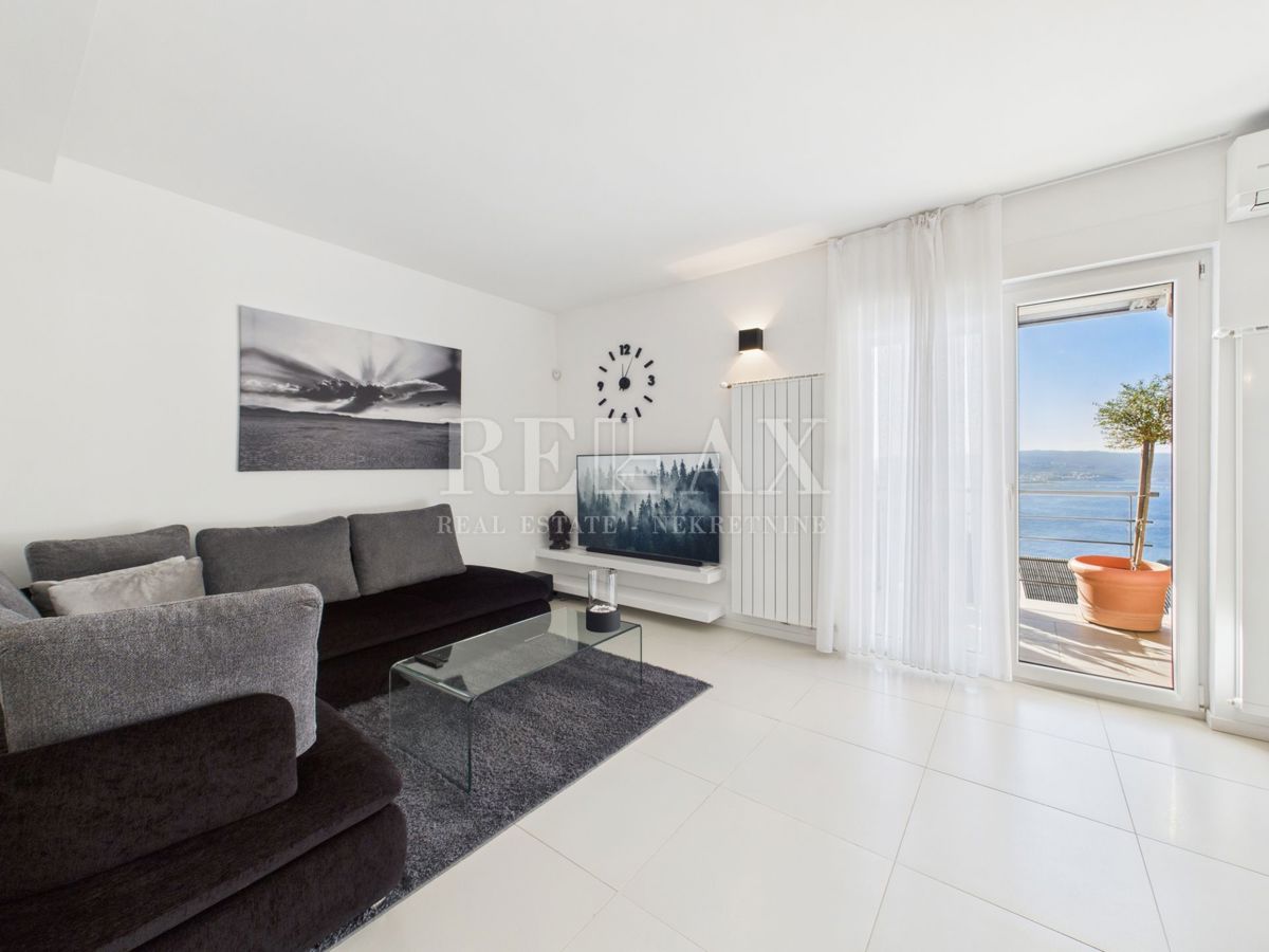 Crikvenica - luksuzna hiša z bazenom