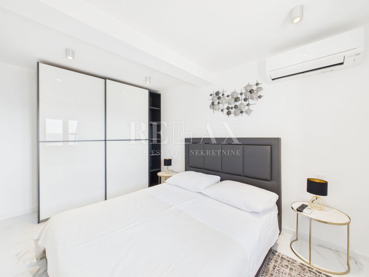 Crikvenica - luksuzna hiša z bazenom