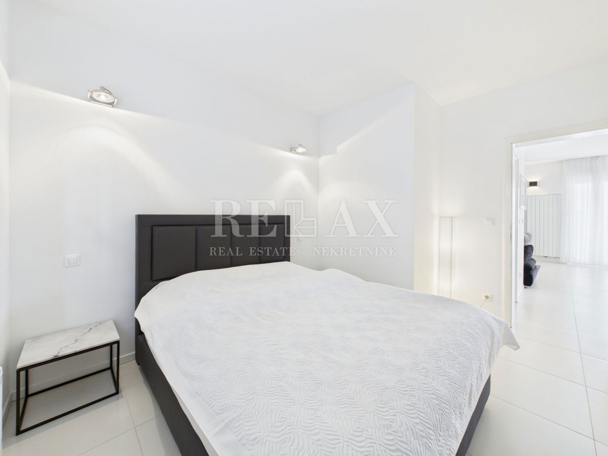 Crikvenica - luksuzna hiša z bazenom