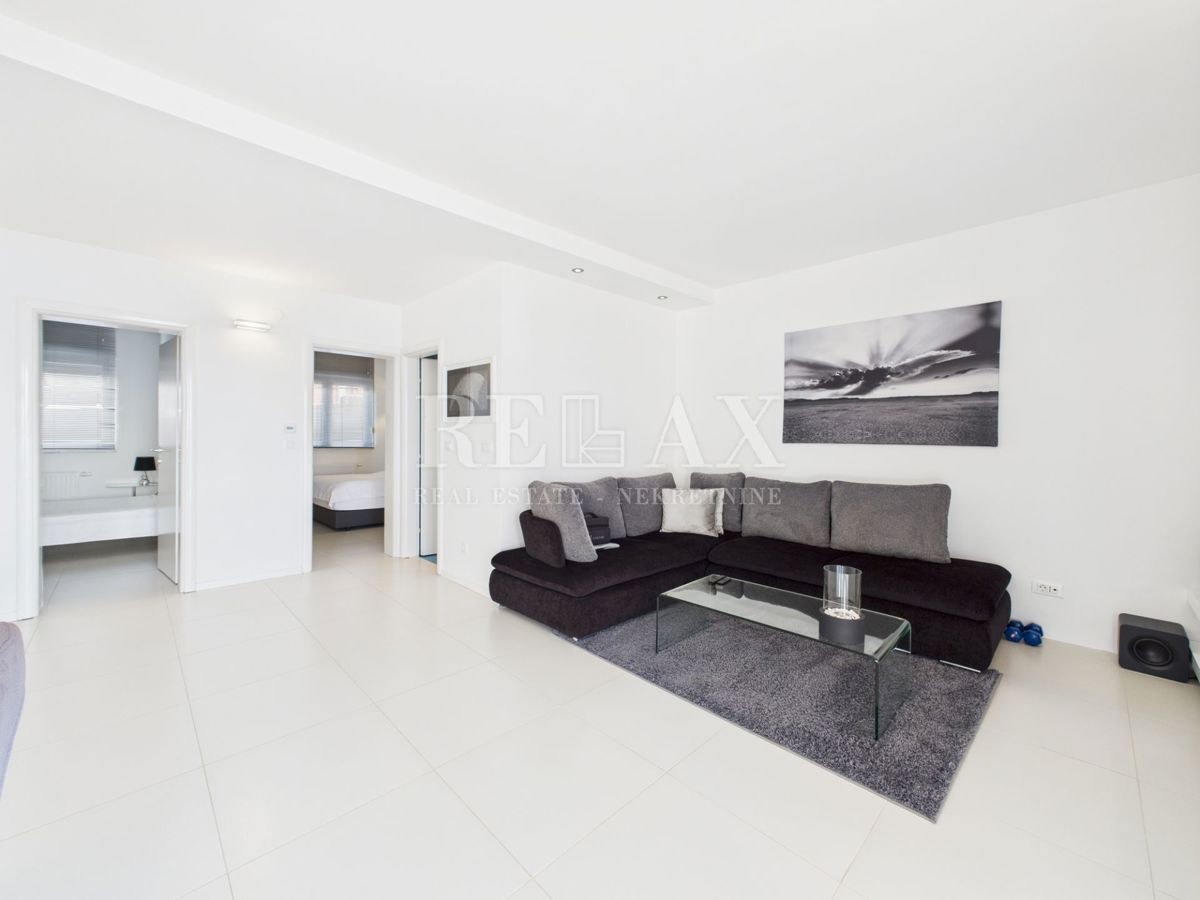 Crikvenica - luksuzna hiša z bazenom