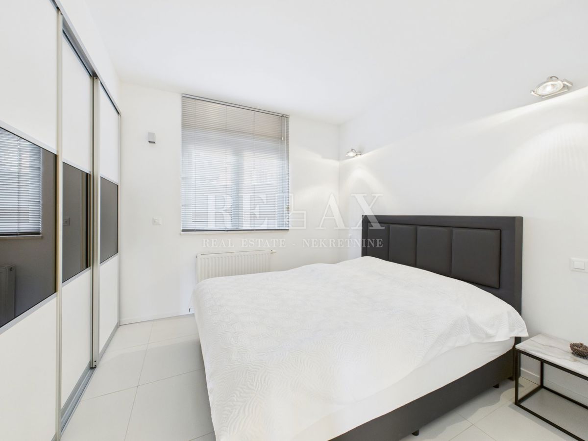 Crikvenica - luksuzna hiša z bazenom