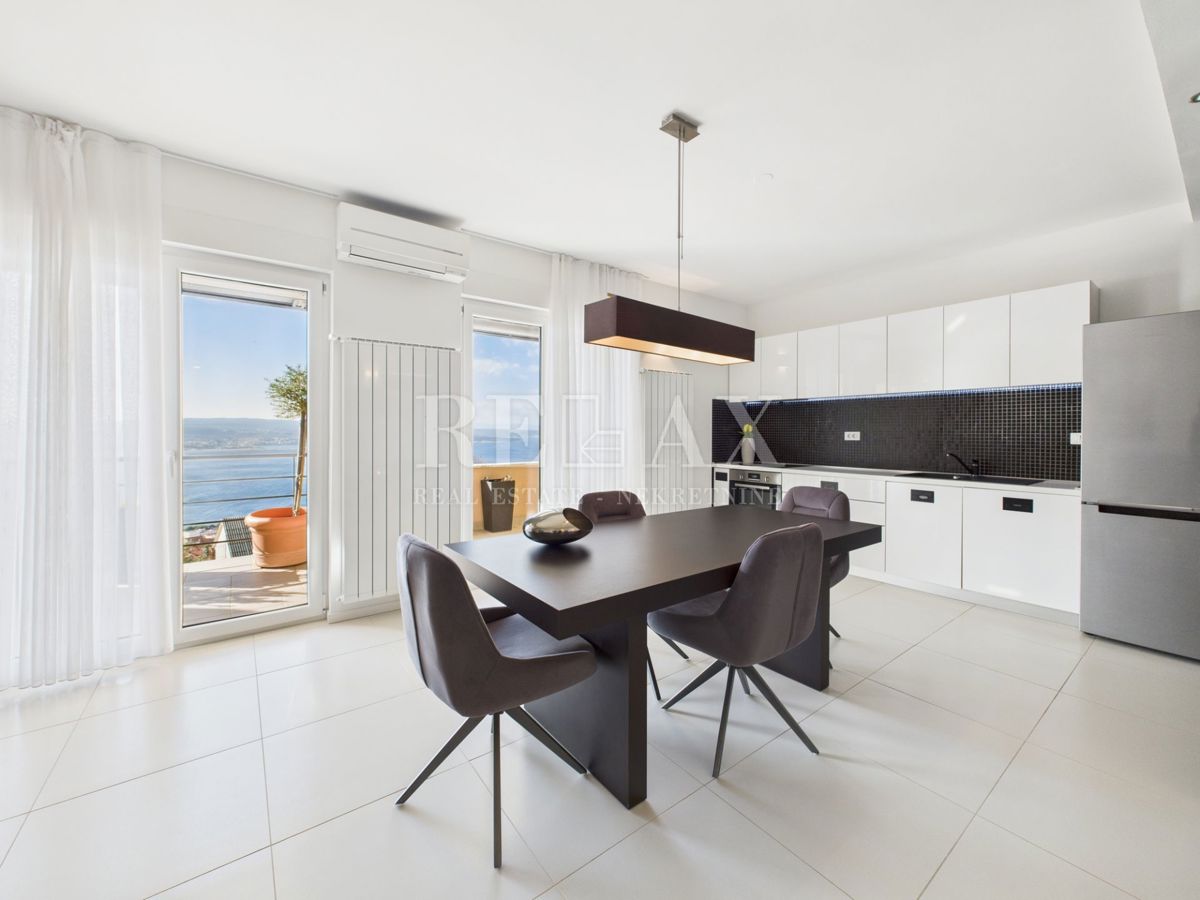 Crikvenica - luksuzna hiša z bazenom