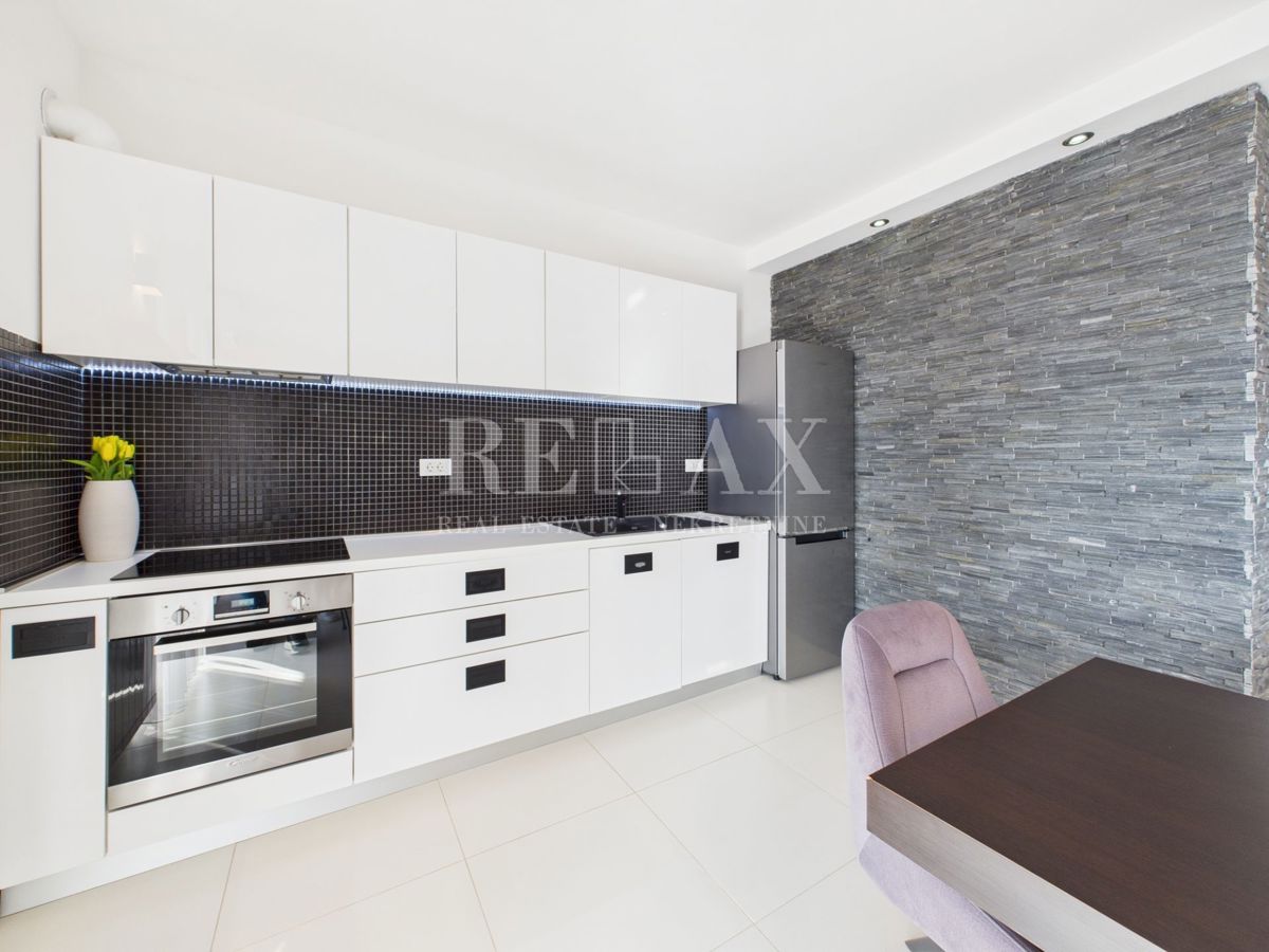 Crikvenica - luksuzna hiša z bazenom