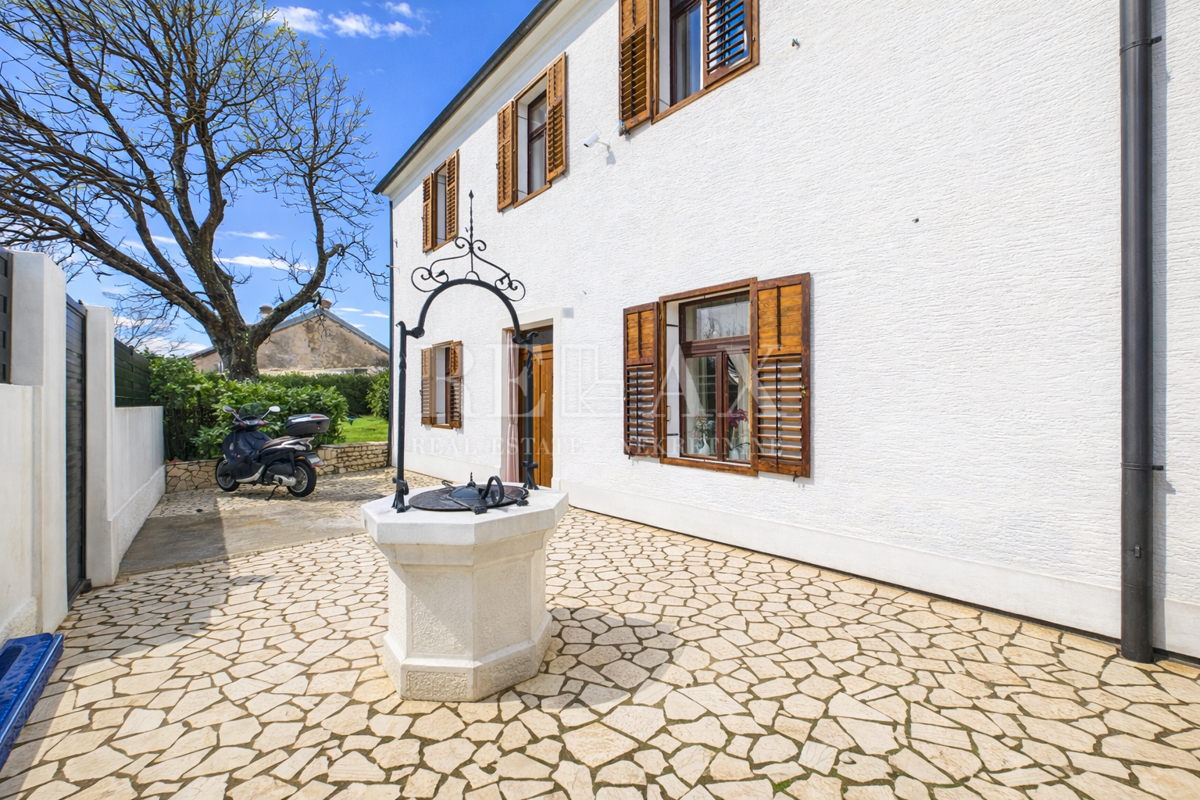 Hreljin - samostojna hiša z vrtom