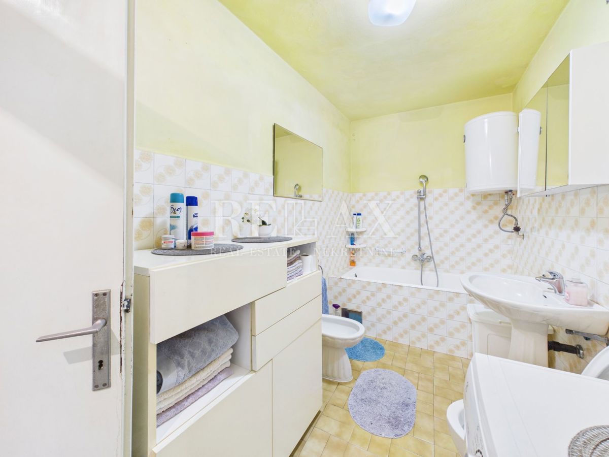 Hreljin - samostojna hiša z vrtom