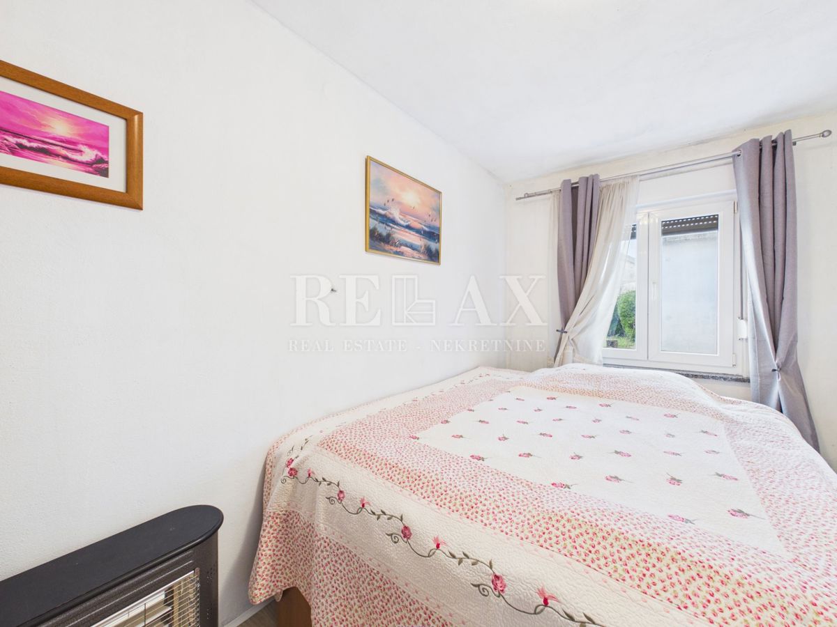 Hreljin - samostojna hiša z vrtom