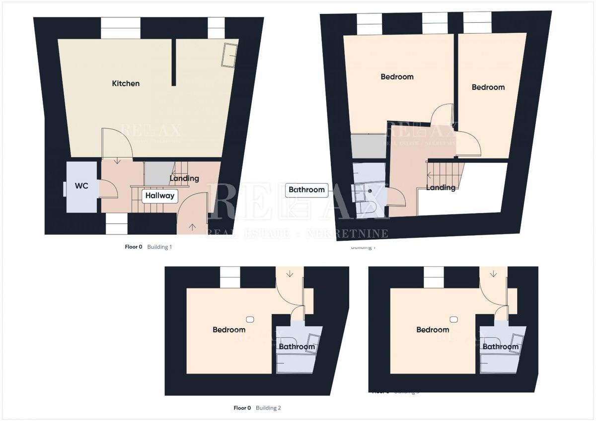 Novi Vinodolski - dve hiši v središču mesta