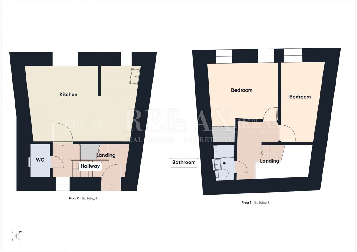 Novi Vinodolski - dve hiši v središču mesta