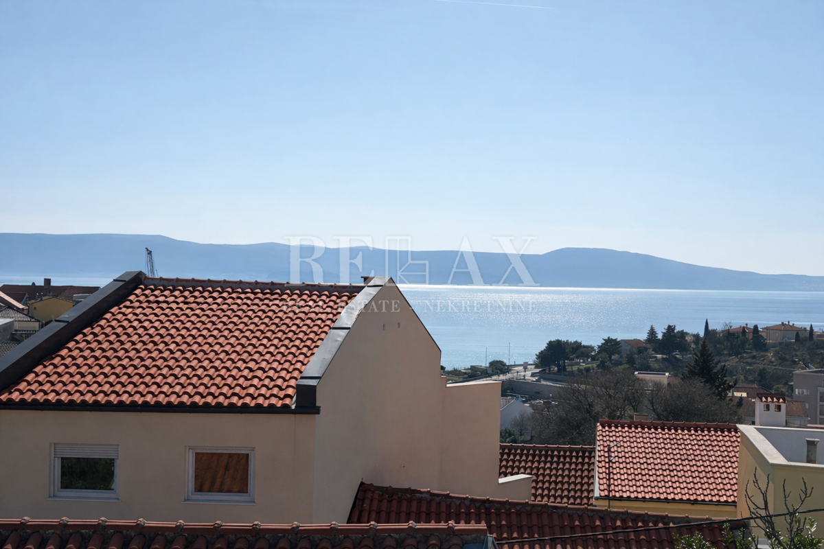 Novi Vinodolski - dve hiši v središču mesta