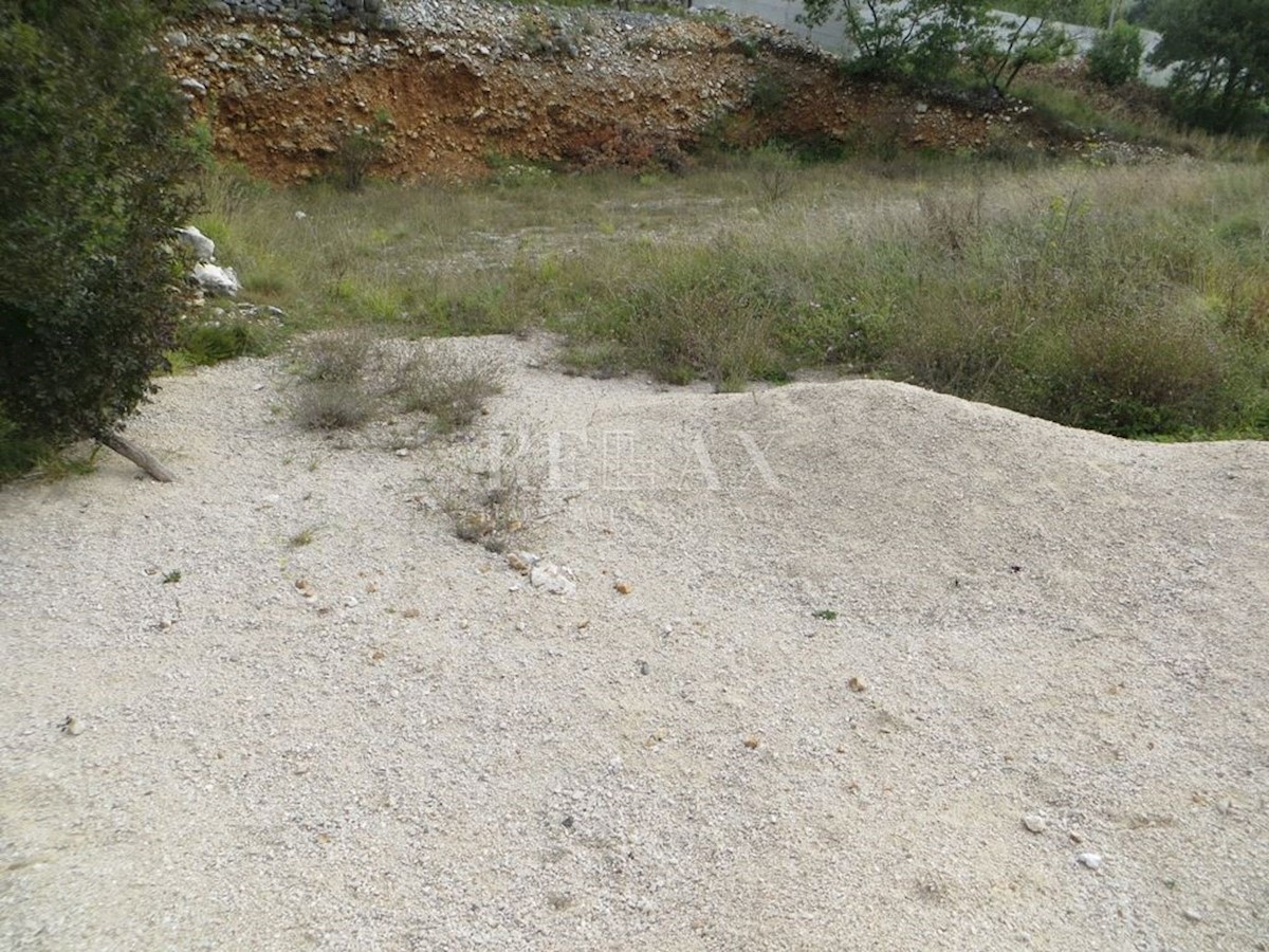 BRIBIR, OBČINA VINODOL - gradbeno zemljišče z izkopom