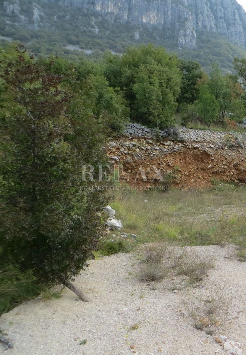 BRIBIR, OBČINA VINODOL - gradbeno zemljišče z izkopom