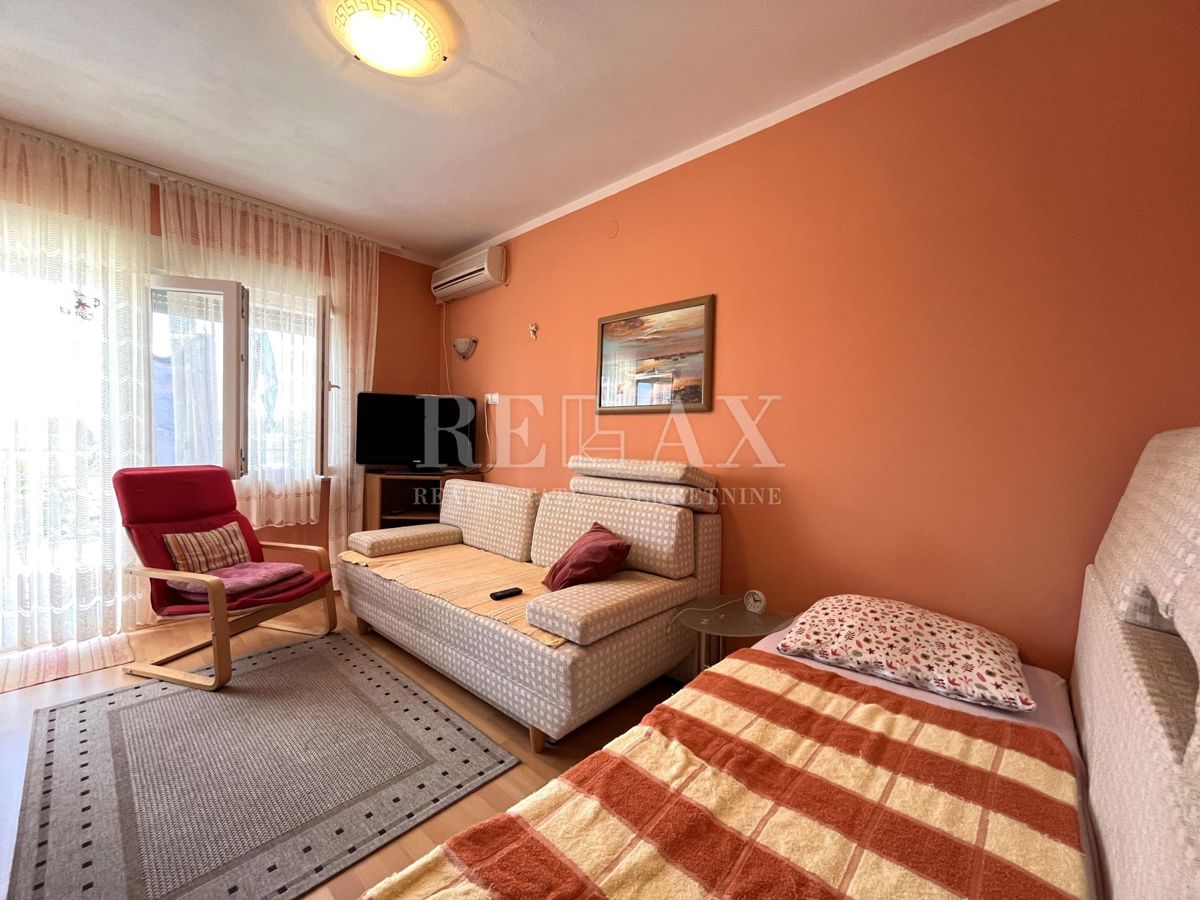 Crikvenica - apartma z zasebnim vrtom