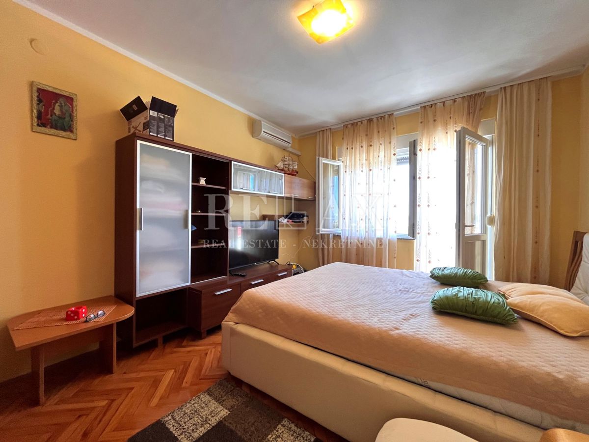 Crikvenica - apartma z zasebnim vrtom