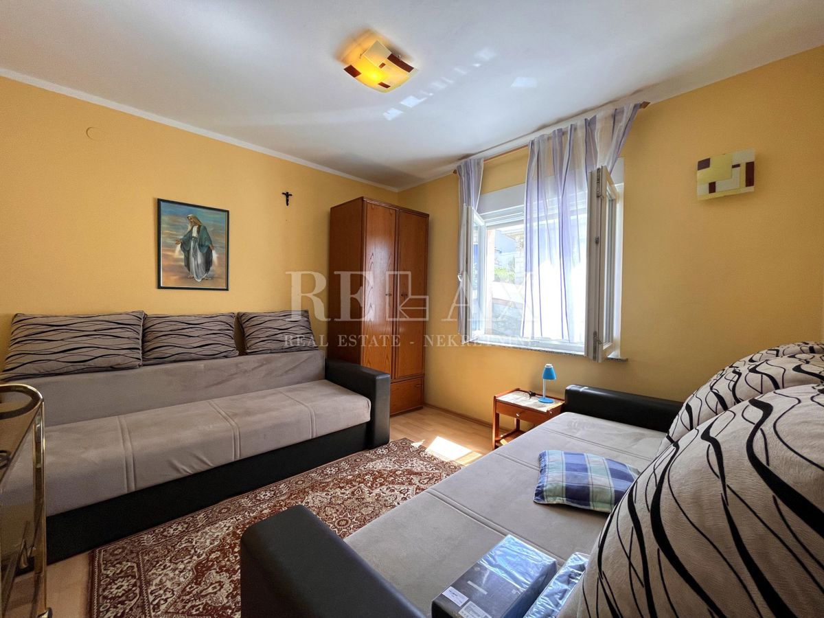 Crikvenica - apartma z zasebnim vrtom