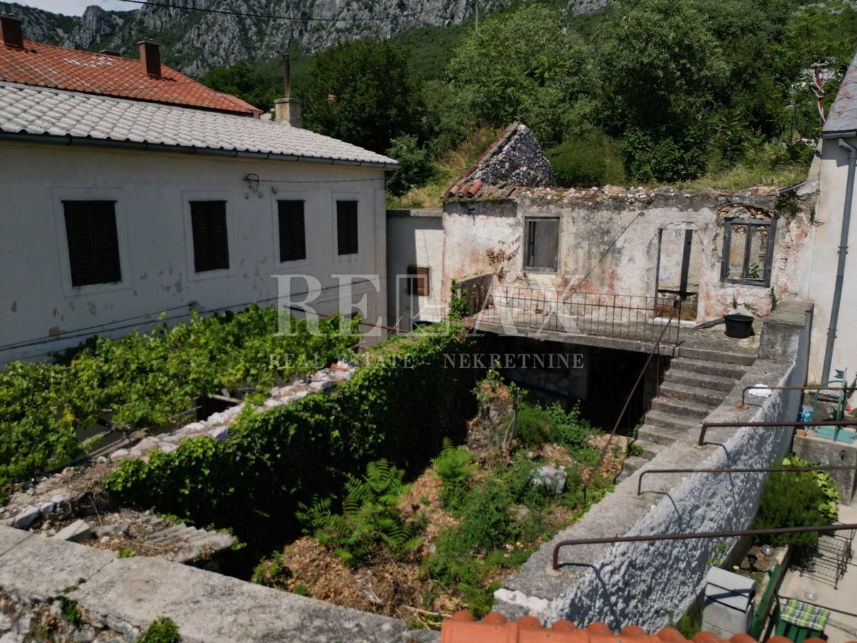 Bribir - starine v središču mesta