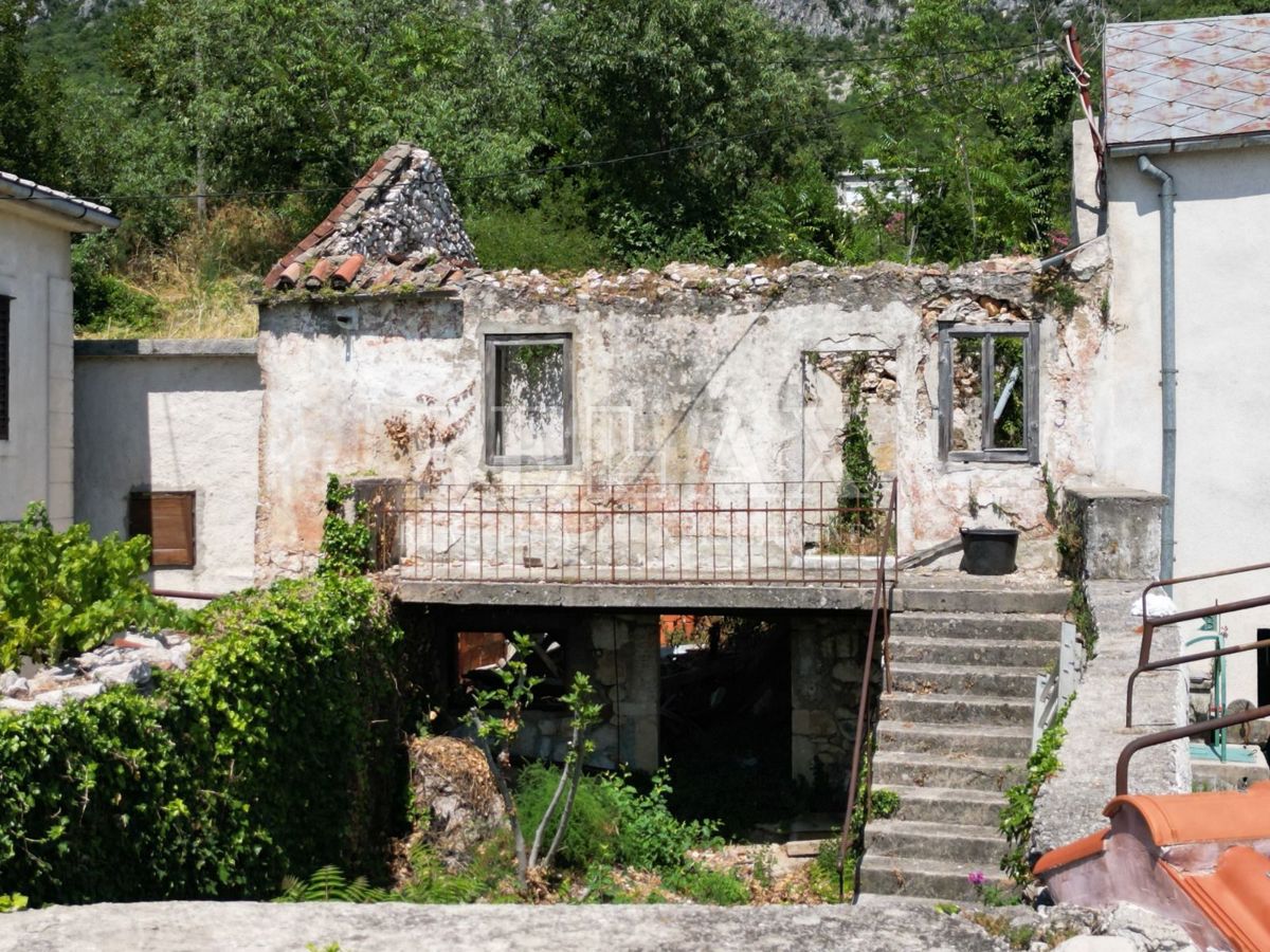 Bribir - starine v središču mesta