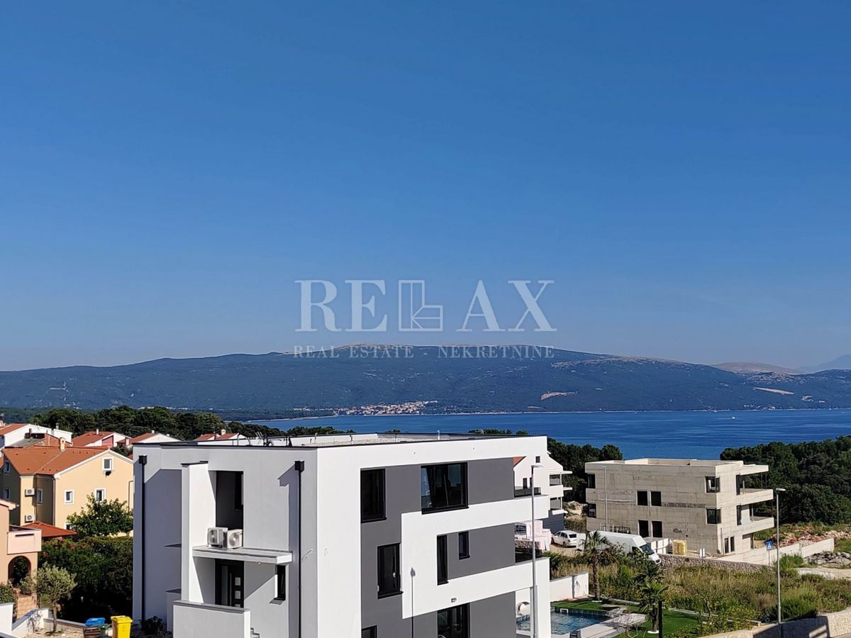 KRK - Luksuzni apartma z bazenom in pogledom na morje