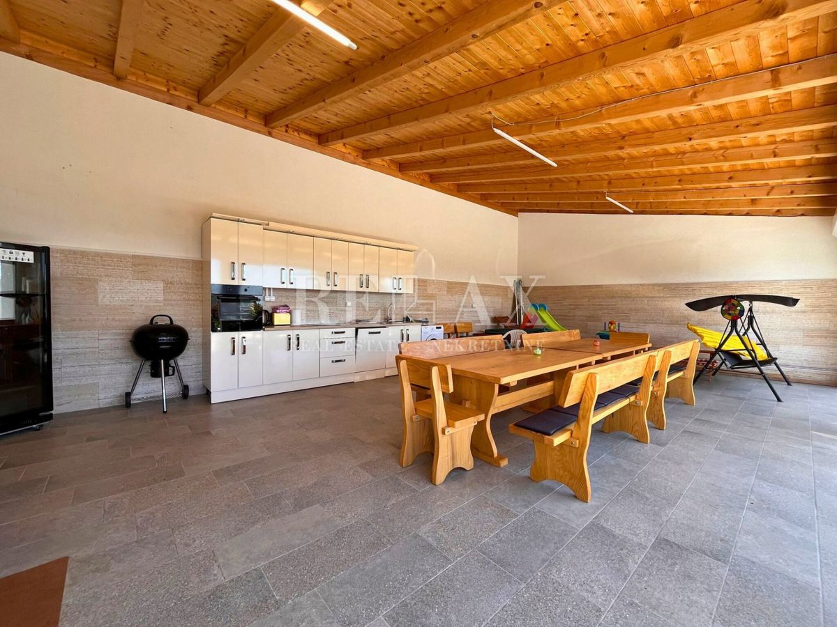 Bribir - stanovanje z zasebnim bazenom in vrtom, novogradnja