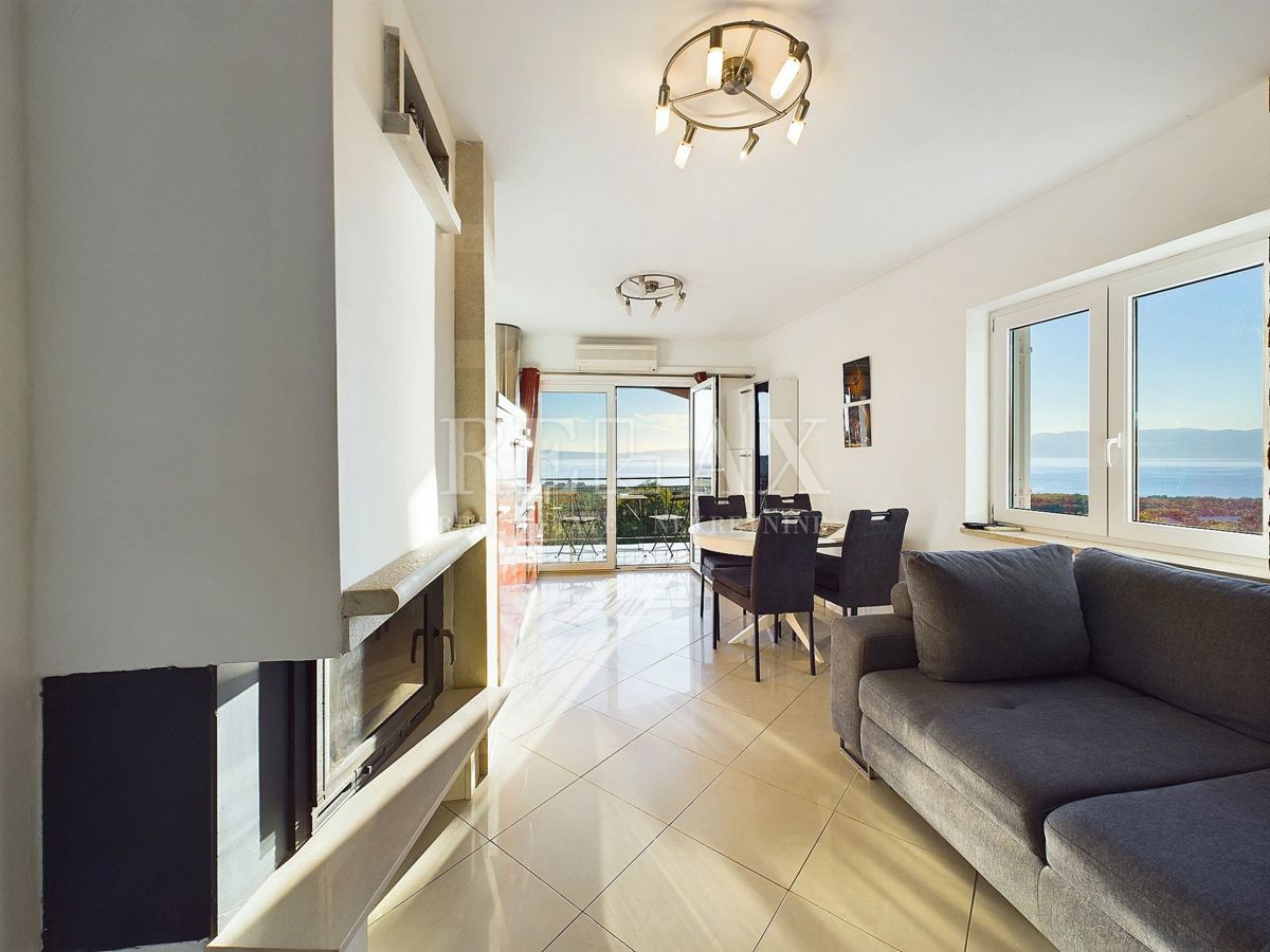 Kraljevica - dvoetažni apartma s panoramskim razgledom