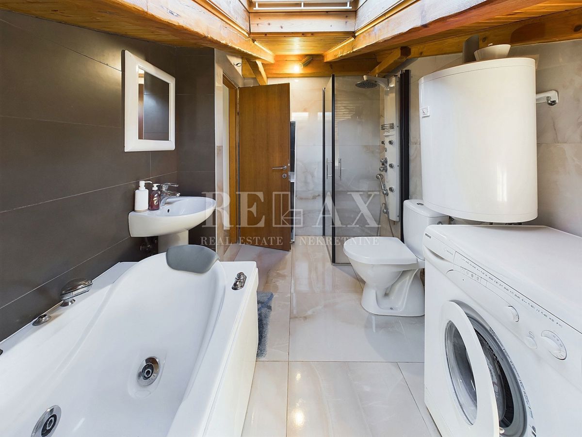 Kraljevica - dvoetažni apartma s panoramskim razgledom
