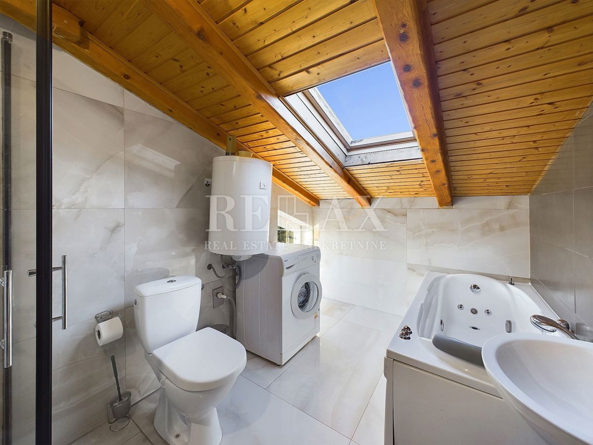 Kraljevica - dvoetažni apartma s panoramskim razgledom