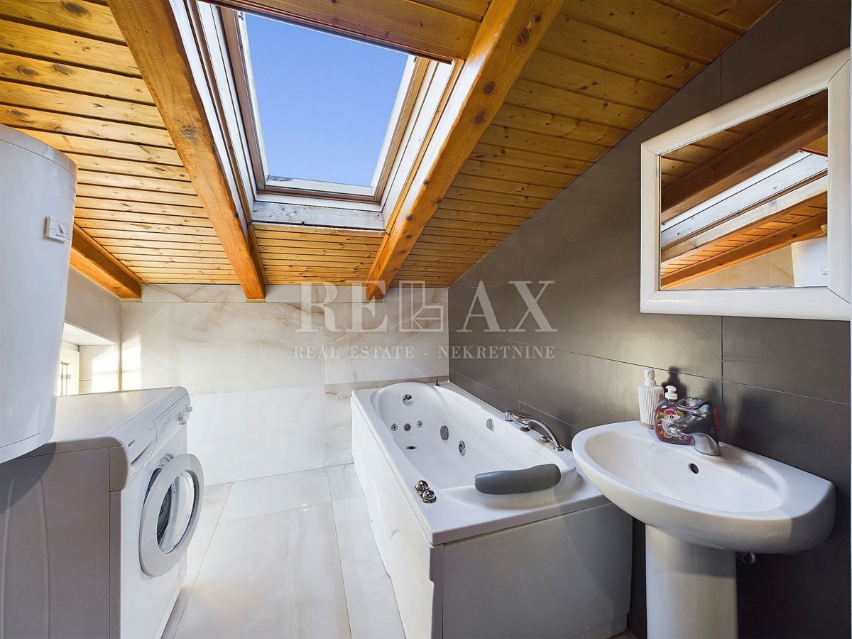 Kraljevica - dvoetažni apartma s panoramskim razgledom