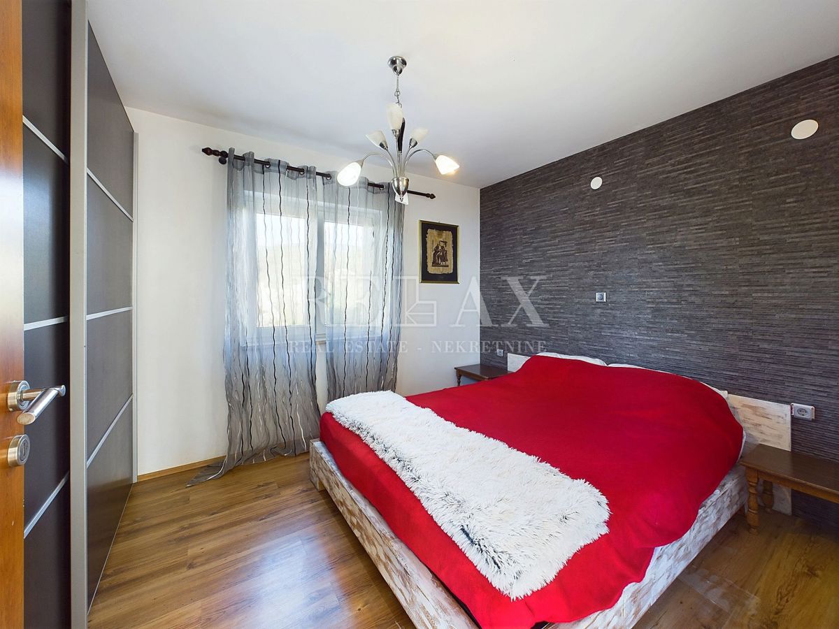 Kraljevica - dvoetažni apartma s panoramskim razgledom