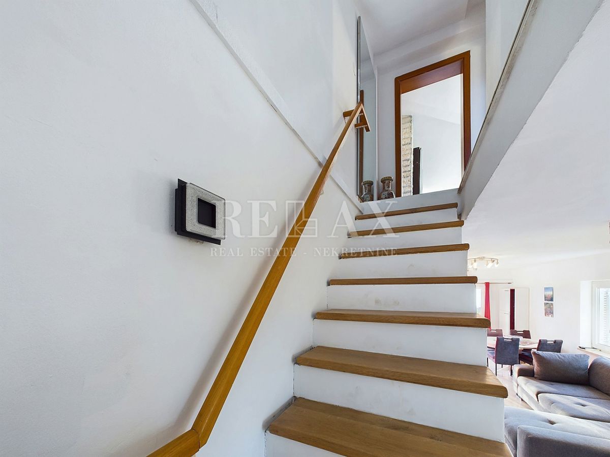 Kraljevica - dvoetažni apartma s panoramskim razgledom
