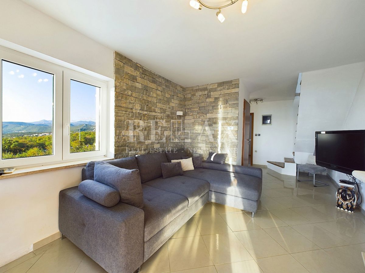 Kraljevica - dvoetažni apartma s panoramskim razgledom