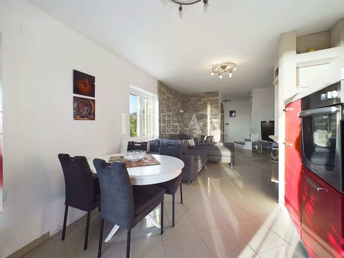 Kraljevica - dvoetažni apartma s panoramskim razgledom