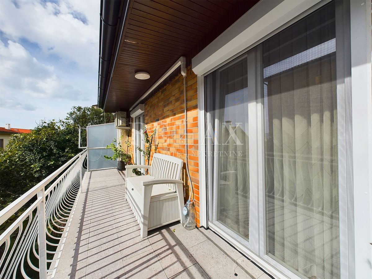 Novi Vinodolski - apartma z vrtom
