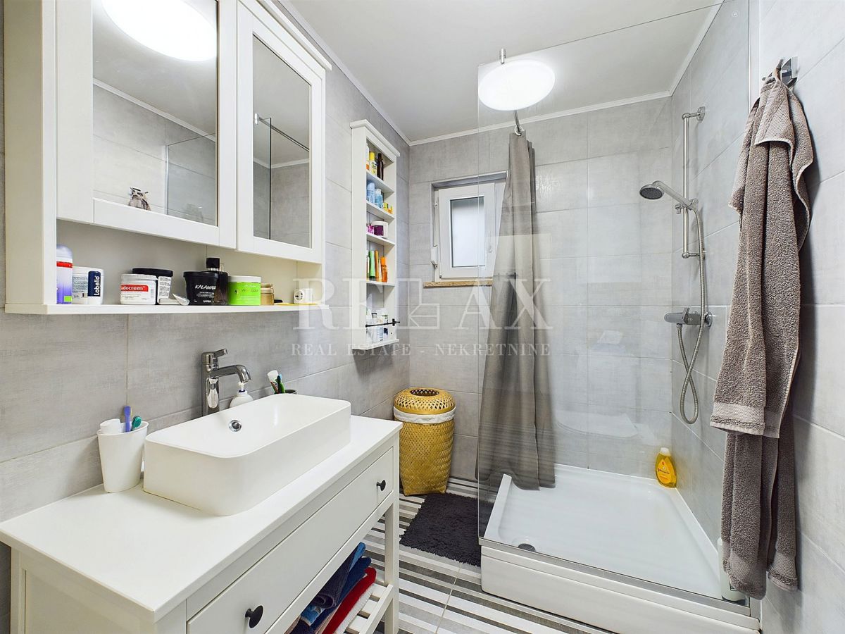 Novi Vinodolski - apartma z vrtom