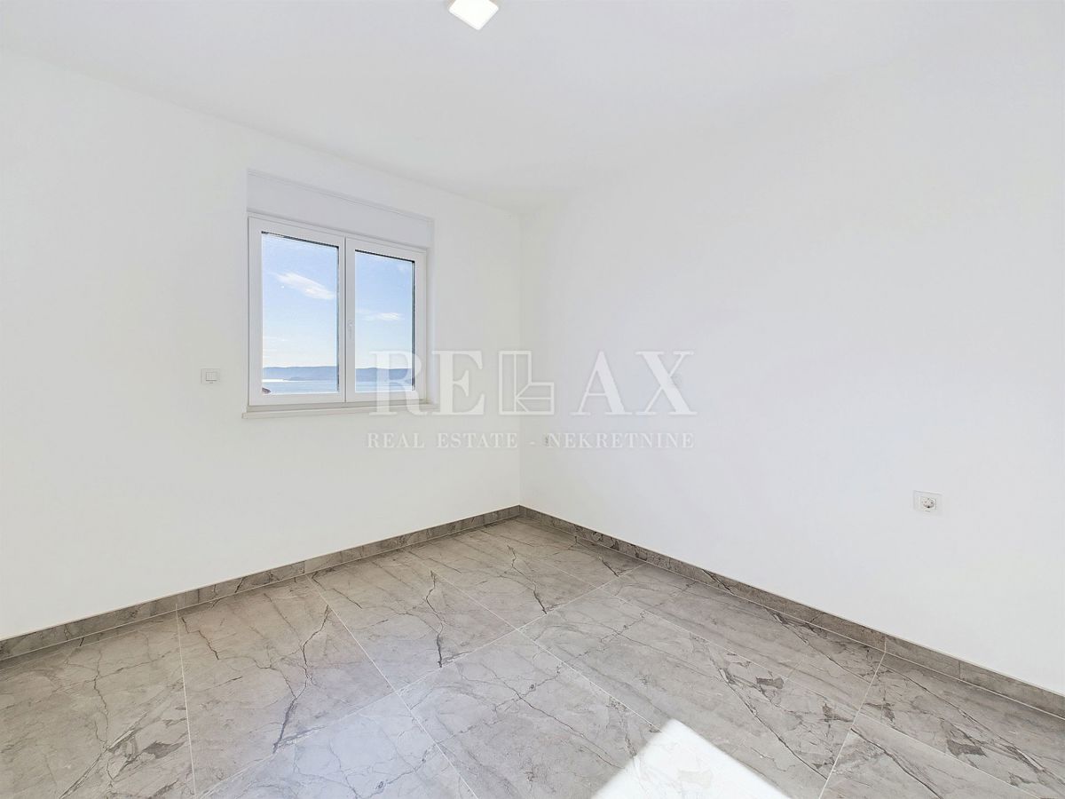 Crikvenica - dvosobni apartma s teraso
